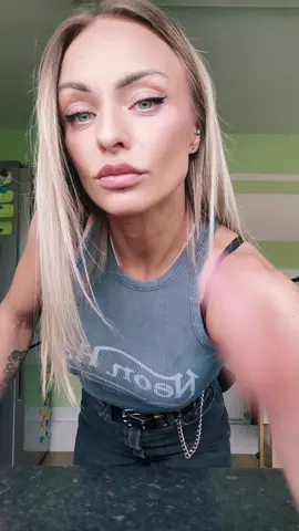 Lady&Soldier in one 😜💪 #viral #strongirl #beyou #gymgirl #usmiech  #polskadziewczyna #ukgirl #dobraenergia #pozytywnie #hej #weekend #goodvibes #hi 