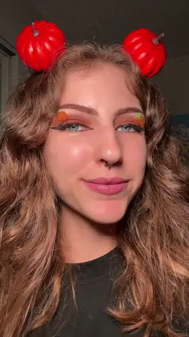 Not the hair attached to my lip 🙄 #makeup #makeupartist #pumpkin #pumpkins #fall #fallmakeup #halloween #spookyseason #mua 