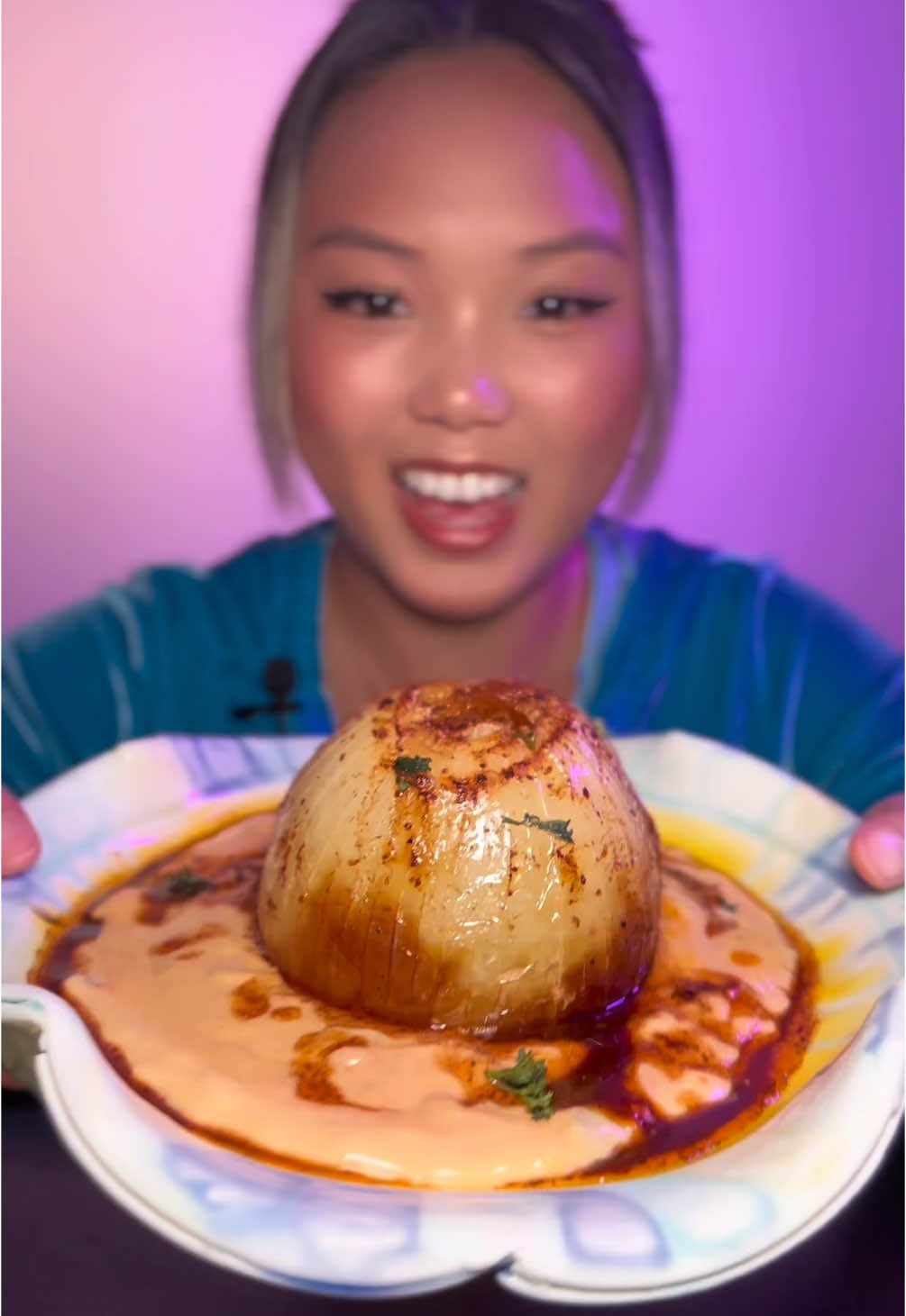 #bakedonions #foodtrend #mukbang #asmrfood #foodasmr #eating #eatingshow #eatingsounds #onions #eatwithme 