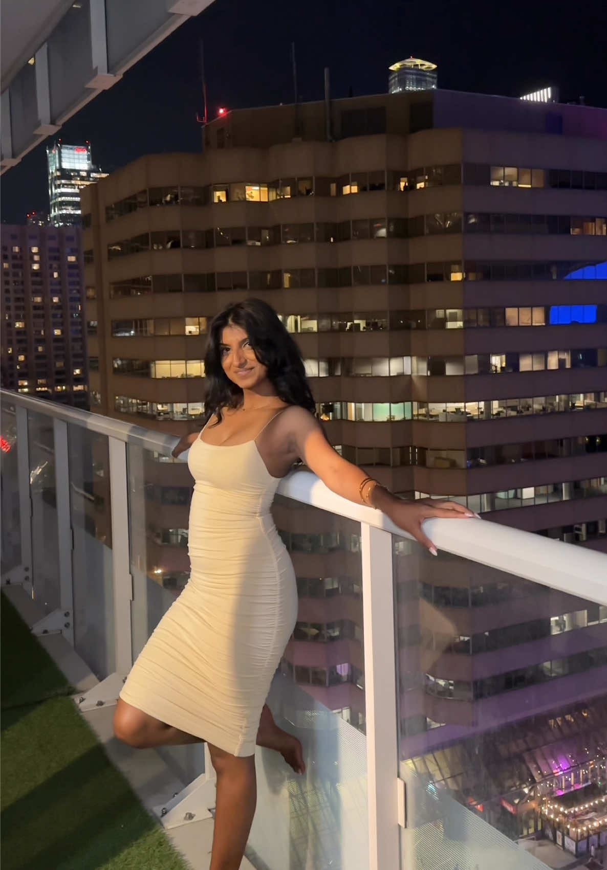 🤍🤍🤍 #OOTD #ohpolly #fashion #southasian #toronto 