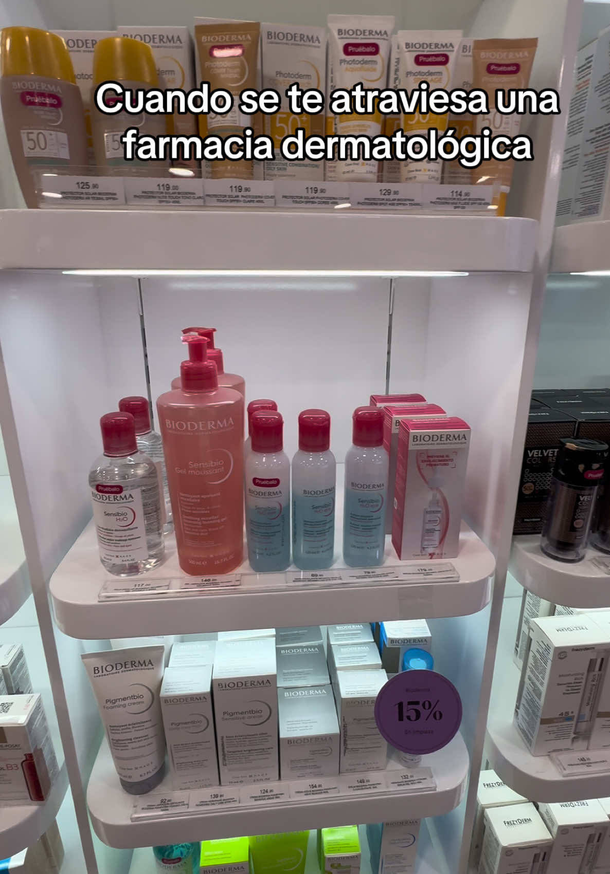 Cuando se te atraviesa el skincare??   A poco no!???? 🙊 #skincare #protectorsolar #cremashidratantes #cremaantiarrugas #cremasfaciales #dermatologaenpuebla 