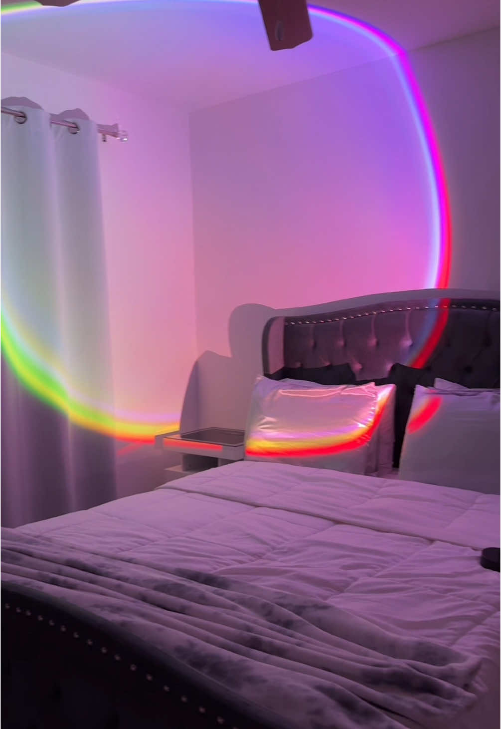 Lampara de luces magnífica para habitación,fondo de videos ,estetica de habitación #luz #video #herramientasdecreador #bedroom #luces #Home #lampara #aesthetic #aesthetics #parati #fyp 