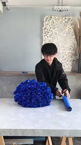 プロポーズに贈る青いバラ108本の花束🫐 　 Bouquet of 108 roses to propose   #propose #roses #rose #bouquet #flower #flowers #バラ #プロポーズ #花 #花屋 #花束 #全国配送 いたします