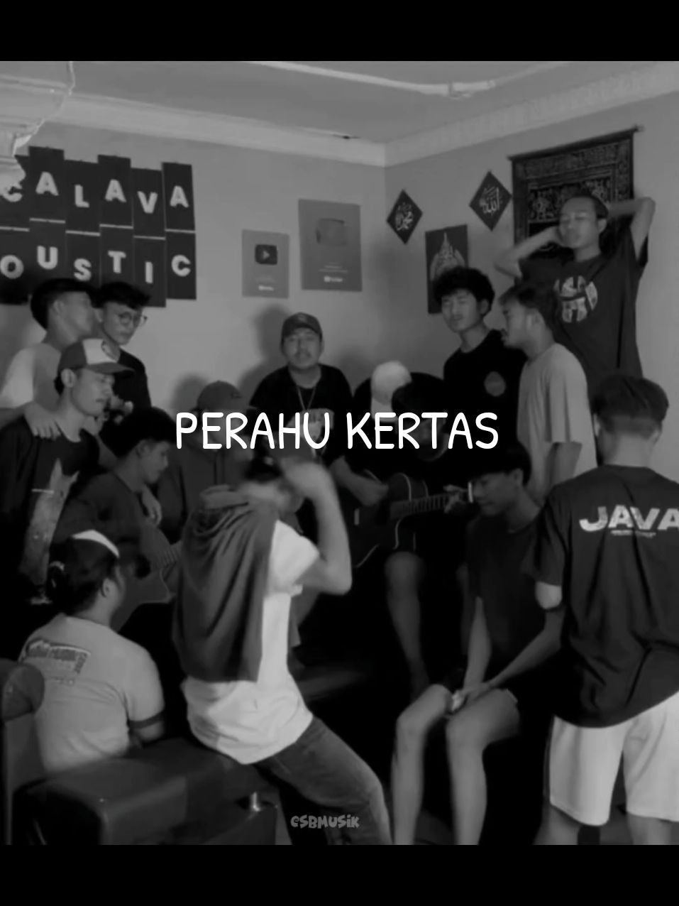 Ku bahagiaaaa #perahukertas #covermusic #cover #liriklagu #liriklagusad #fypage #viralvideo #story #syfulbhr  source : @scalavaacoustic 