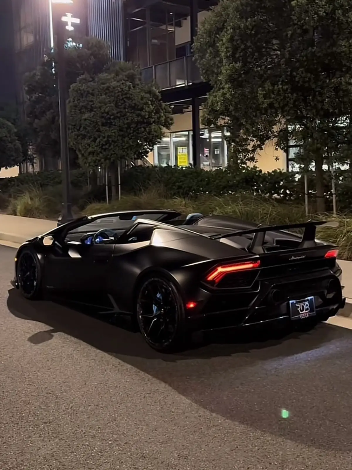 😳🦇 #lamborghini #huracan #carbonfiber #fy #fyp #foryou #pourtoi #viral #zyxcba #cars #carsoftiktok #waggiesss Cr: @J 