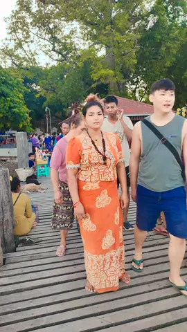 #စျေးသည်လေးလာပါပြီ #ဖက်တီးမကိုချစ်ပေးကြပါနော် 