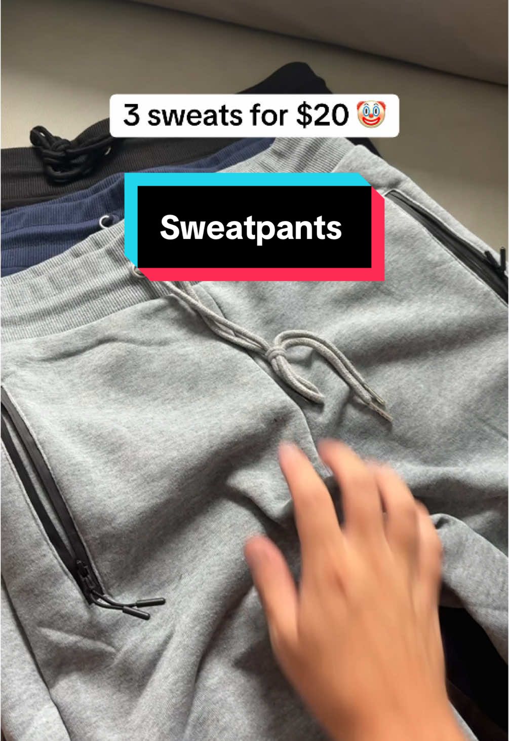 Best 3 pack of sweatpants on the market #tiktokmademebuyit #tiktokmarketplace #TikTokShop #sweatpants #greysweats #joggers 