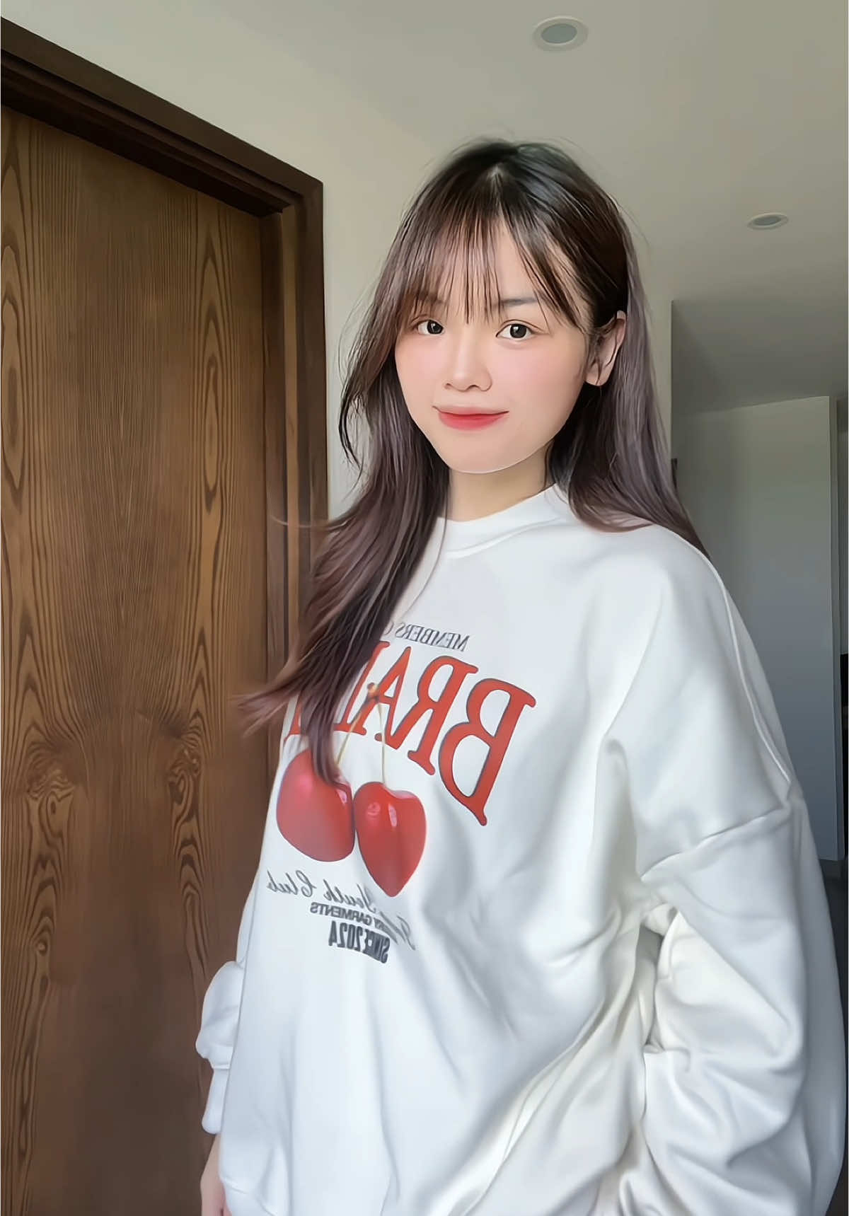 Nỉ bông hình cherry xinh iu quá nè, mà hình capybara cũng cưng lắm á#viral #nibong #swt #sweater #aothudong #aoswweaternu #lumihouse #foryou #duonghyi 