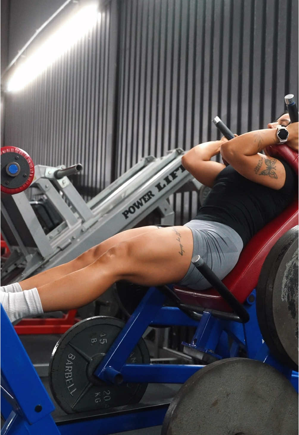 its big leg szn🙂‍↔️
