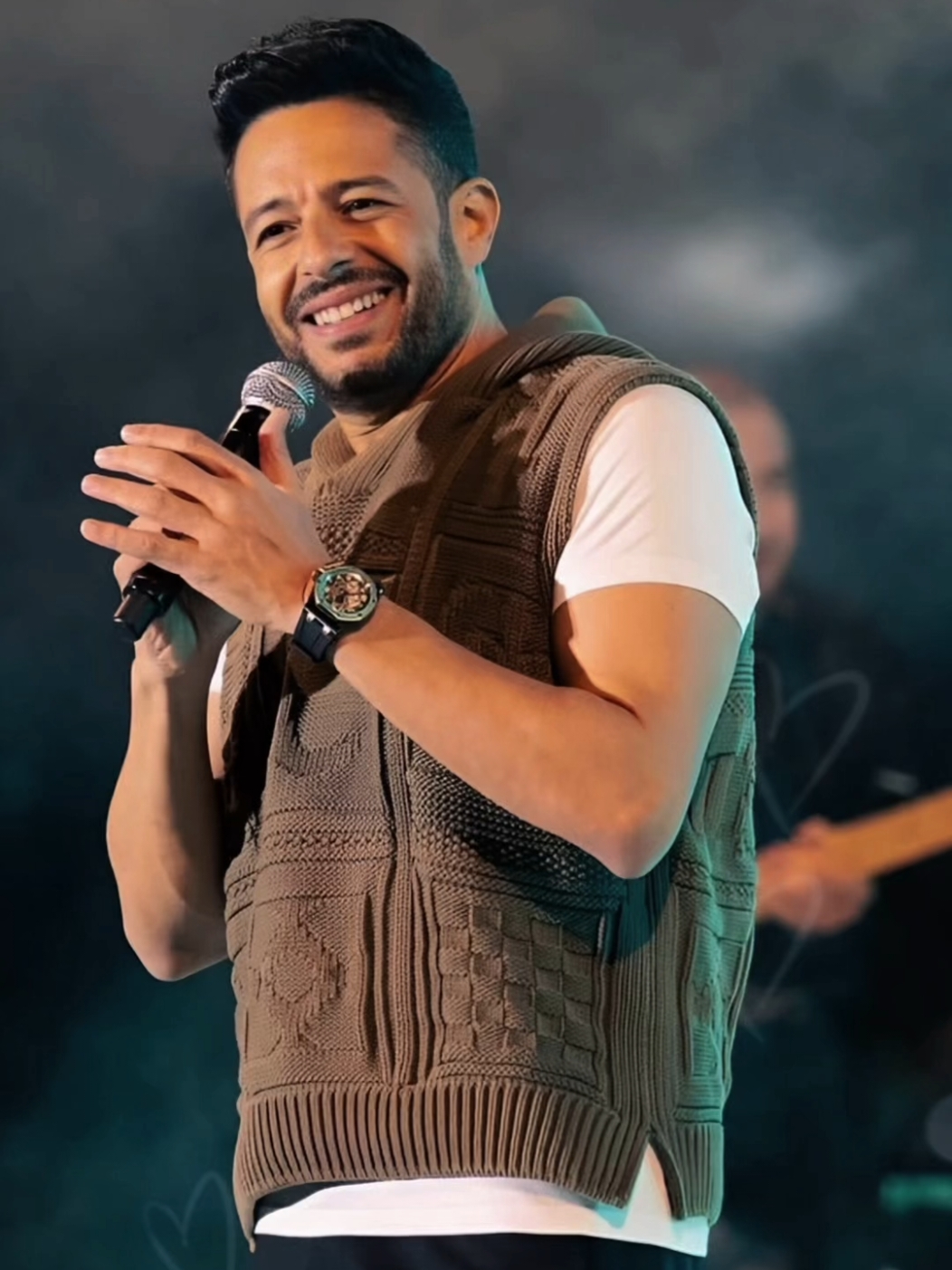 الضحكة الرنانة الفرحانة اللي مشغلانا 😉🫶🏼 #HowaElAsas #NewAlbum #Hamaki #2024 @Mohamed Hamaki #hamaki #mohamedhamaki #ultrashamaki #حماقي #محمد_حماقي #التراس_حماقى #new #live #explore #song #album #El3o2dElLouly #العقد_اللولي #f #fyp #fy #fypage #foryou #fyppppppppppppppppppppppp #viral #viralvideo #viraltiktok 