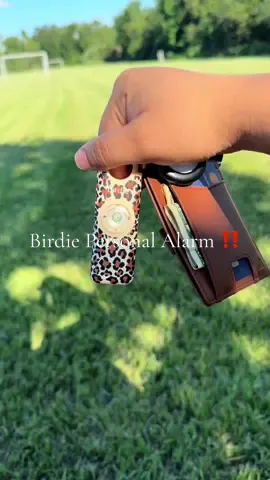 The Birdie personal safety alarm is on Flash sale ‼️ I love mine, and how it adds that extra security. Get yours now 🫶🏼 #personalalarm #birdie #fyp @She’s Birdie 