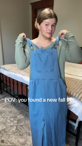 Fall is in the air 🍁 #overalls #fallfit #tiktokshop #CapCut 