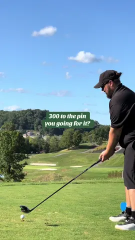 Wheres the big hitters that are driving this par 4? #golf #beauty #letitrip 