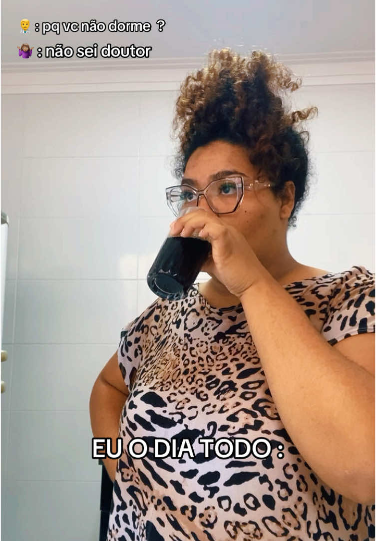 Quem não vive sem café ? 😅 #fyp #foryou #foryoupage #vaiprofycaramba #cafe #cafeevida #insonia #meme #comedia #comedy 