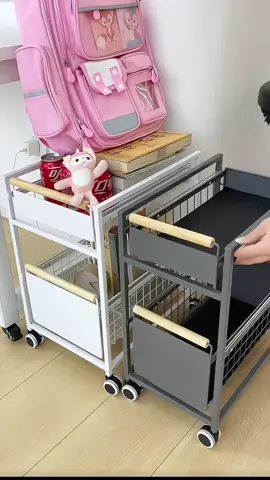 Mình đã mua đủ loại nhựa, loại cao, loại ngắn, loại mập, loại mỏng. Nhưng để phù hợp thì mình cần cái giá đựng cặp học sinh này có thể cất dưới gầm bàn. Nó được làm bằng thép carbon + thanh dẫn trơn. Đường ray không có mùi, vẽ mịn và êm, dù nặng đến đâu cũng được xếp lớp lên xuống, có cặp đi học ở lớp trên và cặp đi học ở lớp dưới, có một cái. sức chứa lớn#BoTreCon #botrecon1410 #giadungtienich #dogiadung #giadung #kedungsach #giadungsach 