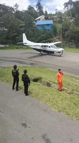 #Papuapegunungan #BandaraKarubaga #fypシ 
