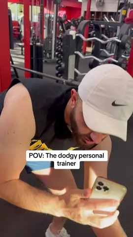 Bro doesnt even train himself #train #personaltrainer #gym #workout 