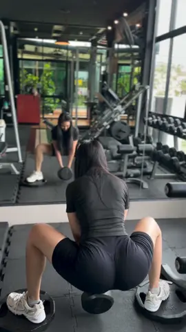 gym 🙂 #gym #workout #Fitness #celanaolahragawanita 