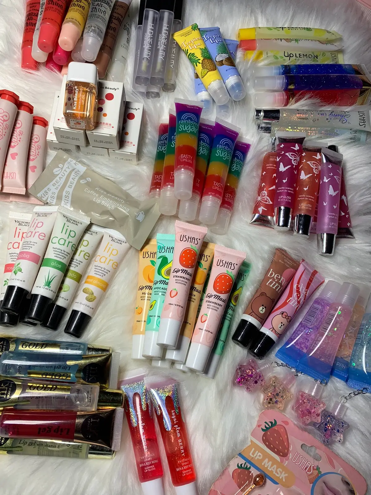All lipglosses are available to shop for wholesale & personal use🛍️🛒.  #leemahaccessories #lipgloss #girlyessentials #accessoriesvendorinlagos #lipglossvendor #lipglossvendorinlagos #lipglossbusiness #SmallBusiness #viralvideo #fyp #lipglossgirlies 