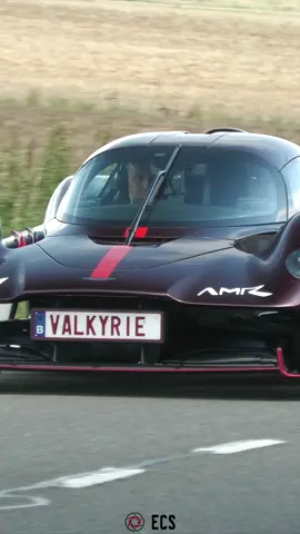 No music, just pure V12 Sound! 🔊 • #aston #martin #astonmartin #valkyrie #astonmartinvalkyrie #v12 #v12engine #acceleration #accelerating #hypercar #f1 #megacar #supercar