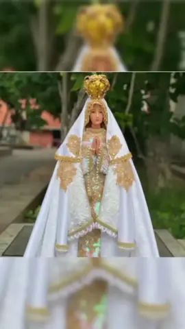DÍA DE LA VIRGEN DEL VALLE El Día de la Virgen del Valle se celebra cada 8 de septiembre en Venezuela, especialmente en la región oriental del país. Esta festividad honra a Nuestra Señora del Valle del Espíritu Santo, una advocación de la Virgen María venerada en varios estados. La devoción a la Virgen del Valle se remonta al siglo XVI, cuando una imagen de la Virgen fue trasladada a la Isla de Margarita tras un huracán que devastó la Isla de Cubagua. Cada año, miles de fieles participan en procesiones, misas y otras actividades religiosas para rendir homenaje a la Virgen del Valle. La celebración incluye la tradicional 