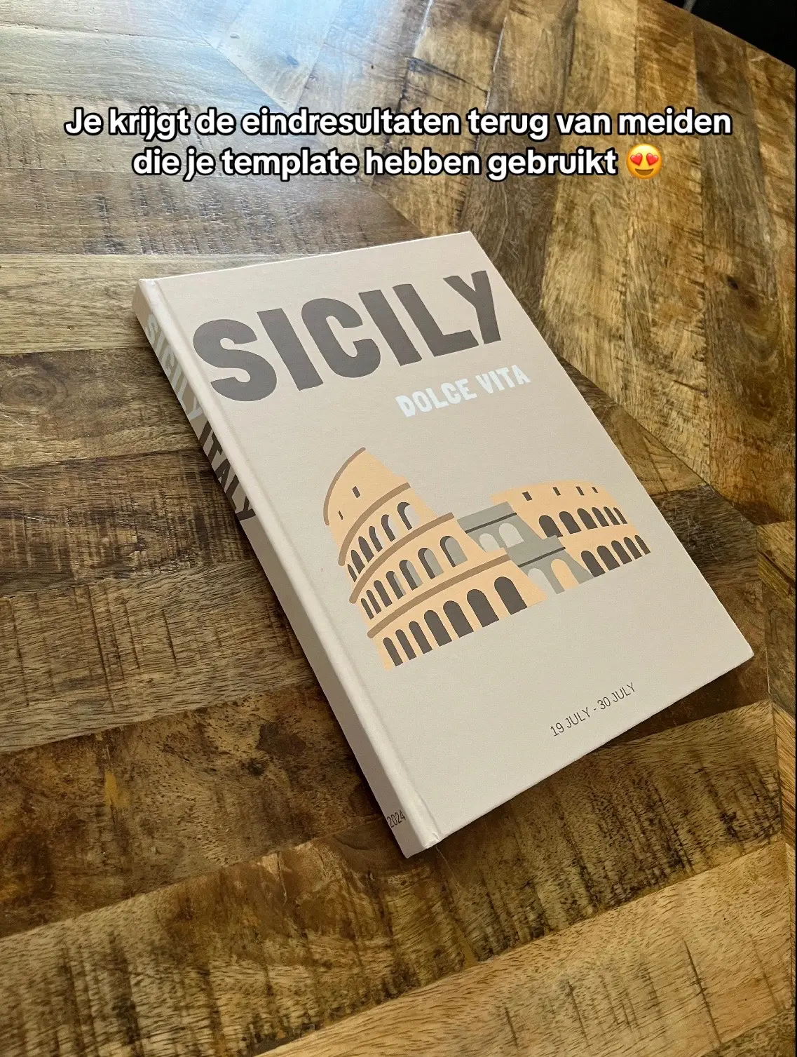 Wauw, wat een mooie eindresultaten. Heel gaaf om te zien hoe mijn template anderen heeft geholpen met het maken vaan een gaaf Assouline inspired fotoboek! 🤩 #assouline #inspired #fotoboek #photobook #bali #book #guide #template #canva #drukwerknodig 