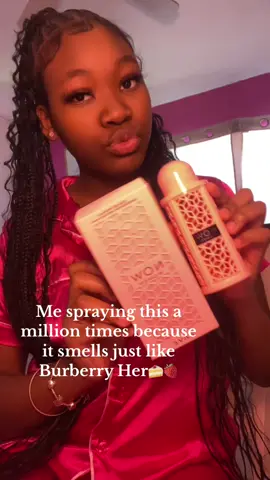 This also smells like yara. Fresh strawberries and marshmallows🍨🍰🍓 #ravenow #perfume #perfumetiktok #yara 
