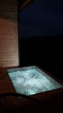 Asa arata jacuzziurile noastre noaptea❤️#apusenimountains⛰ #tiktok #jacuzzitime 