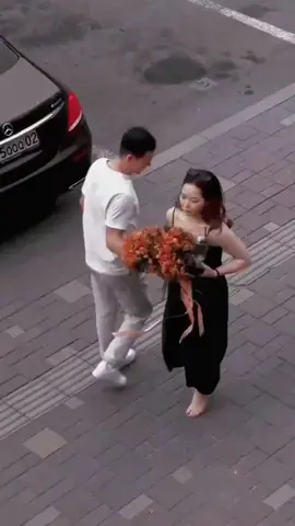 #iloveyou #flowers #celinedion #surprise #viralvideo #ladies #gentleman #chivalry #romantic 