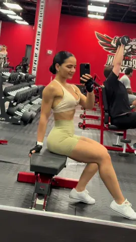 ☺️👑🙂‍↔️🩷✨ Coach: @alexrod_fit  #fitnessmotivation #gymgirl #bikinicompetitor 