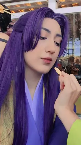 Jinshi: No sé por qué no funcionan las técnicas de seducción con MaoMao  Also Jinshi:  La preciosa MaoMao: @— yen ! 🐣  #kusuriyanohitorigoto #kusuriyanohitorigotocosplay #theapothecarydiaries #theapothecarydiariescosplay #jinshi #jinshixmaomao #jinshicosplay #maomao #maomaocosplay 