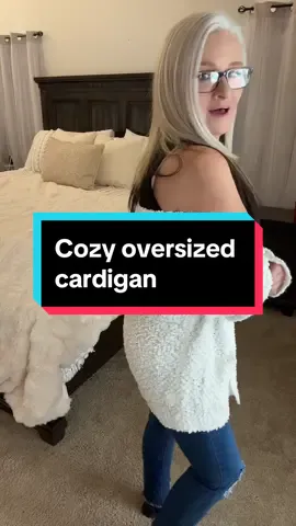 Ok, THIS is my favorite cardigan😍😍  #sweaterweather #oversizedsweater #oversizedsweateroutfit #fallstyle #clothesforfall #fallsweater #thebestcardigan #cardigan 