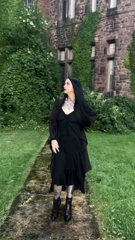 Love how @Jessica 🪦🖤🦇 styled this look 😍 thanks for the video!  #gothtok #gothfashion #allblackoutfit #witchyvibes #spookyseason #gothgirl 