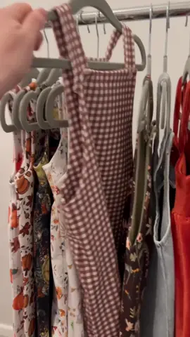 The autumn wardrobes are out 😍🍂 #autumnstyle #toddlerfashion #autumntoddleroutfit #handmade #gingham #dungarees #autumnoutfits 