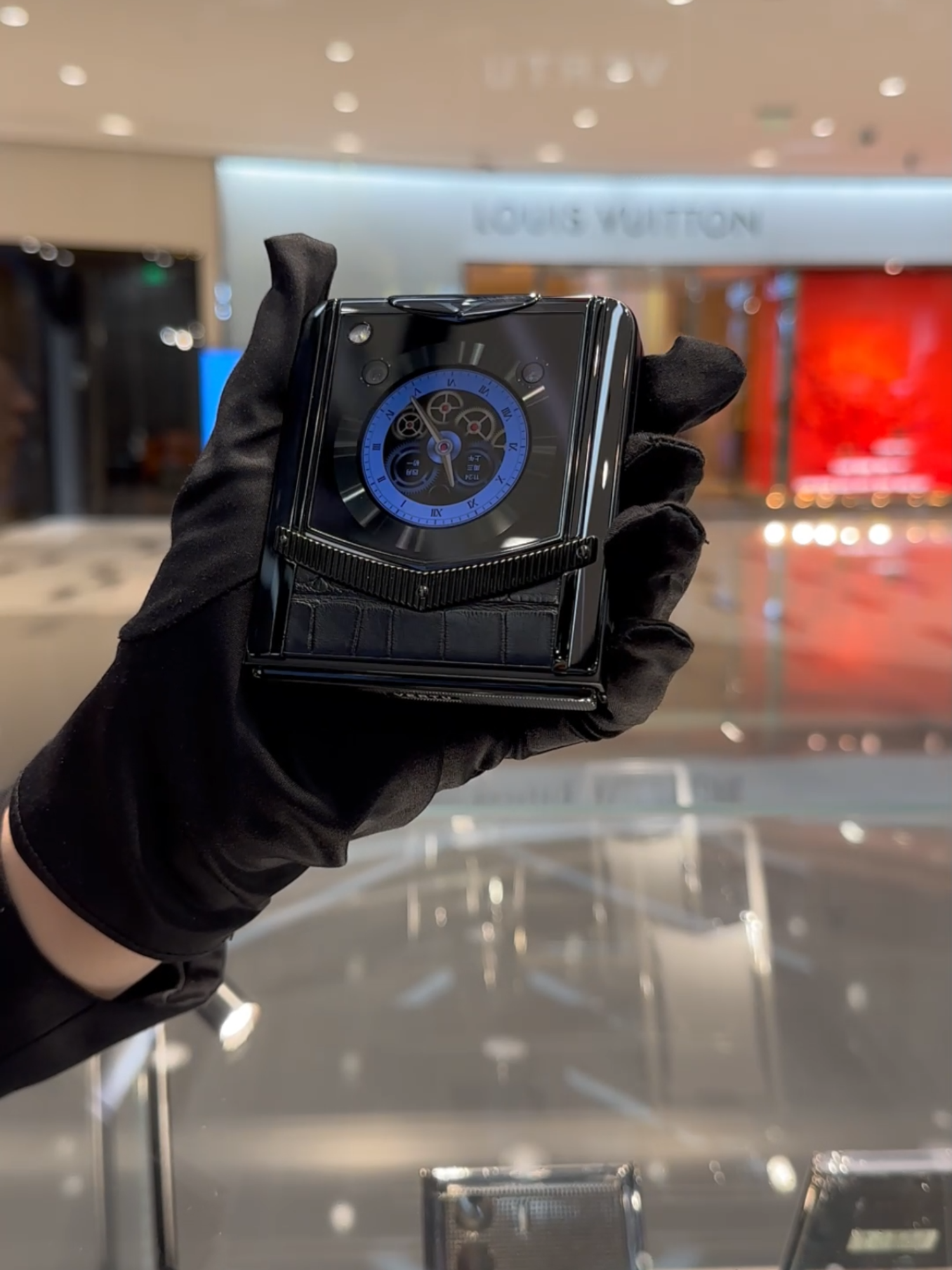 let me show you how a rich man buy a phone!#vertu #vertuphone #luxury #luxuryphone #foldablephone #unpacking #unboxing #fyp #foryou