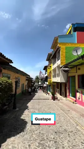 A day well spent in Guatape: from colorful streets to a calm boat ride, with the stunning Piedra del Peñol in the background 🌿⛵ #Traveltheworld #traveldiary #adventureawaits #wanderlust 