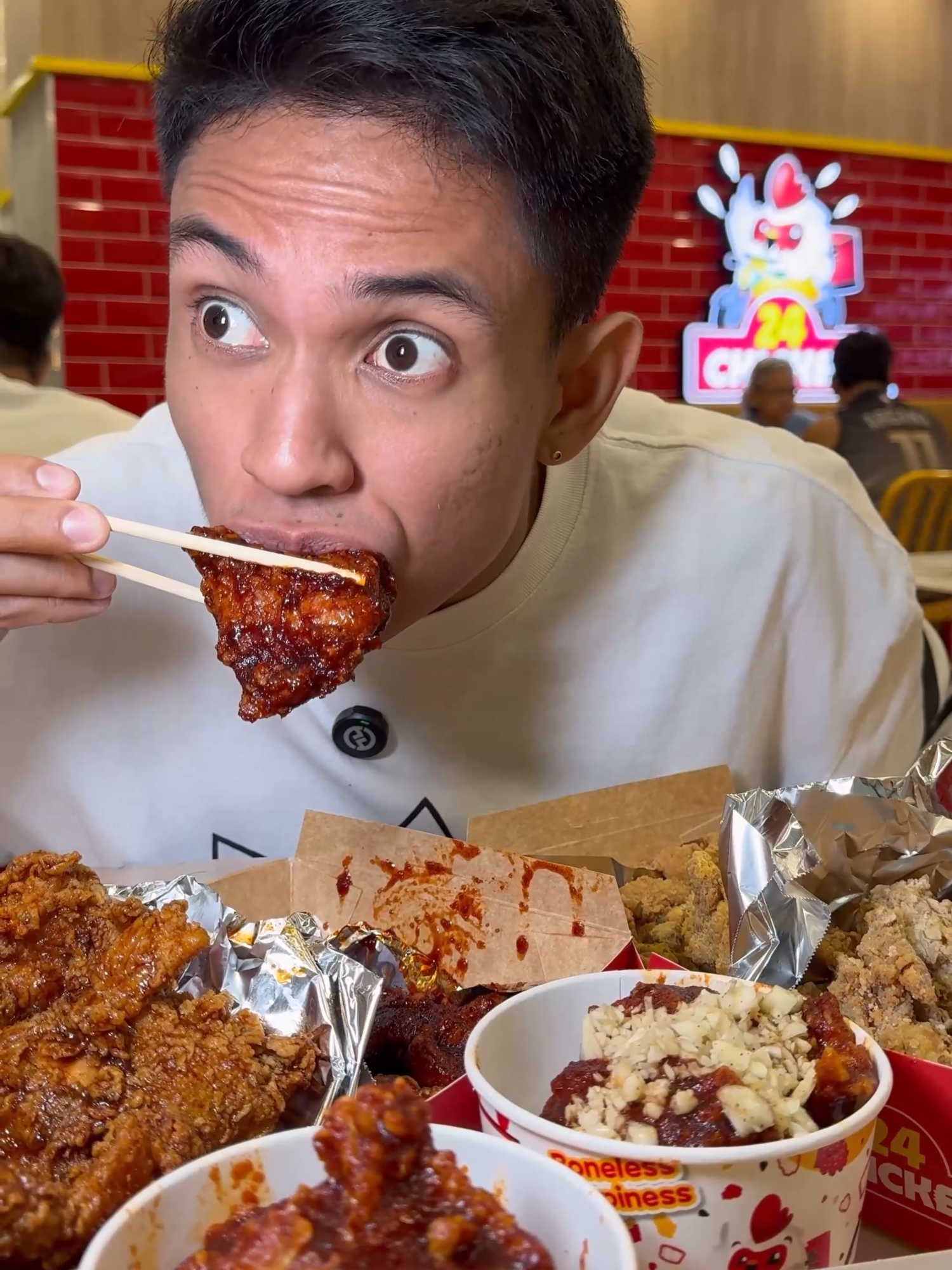 Ang Korean Chicken na Walang Buto at may Napakasarap na mga Flavors!