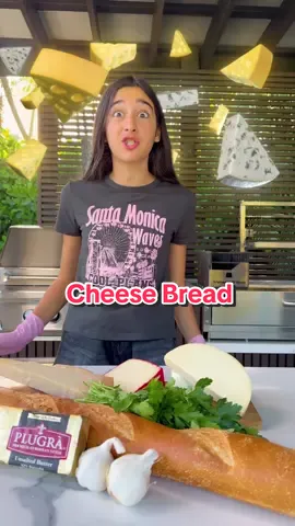 Cheese Bread 🧀 #evelynskitchen #evelyn #cheesebread #cheese #chef #cooking 