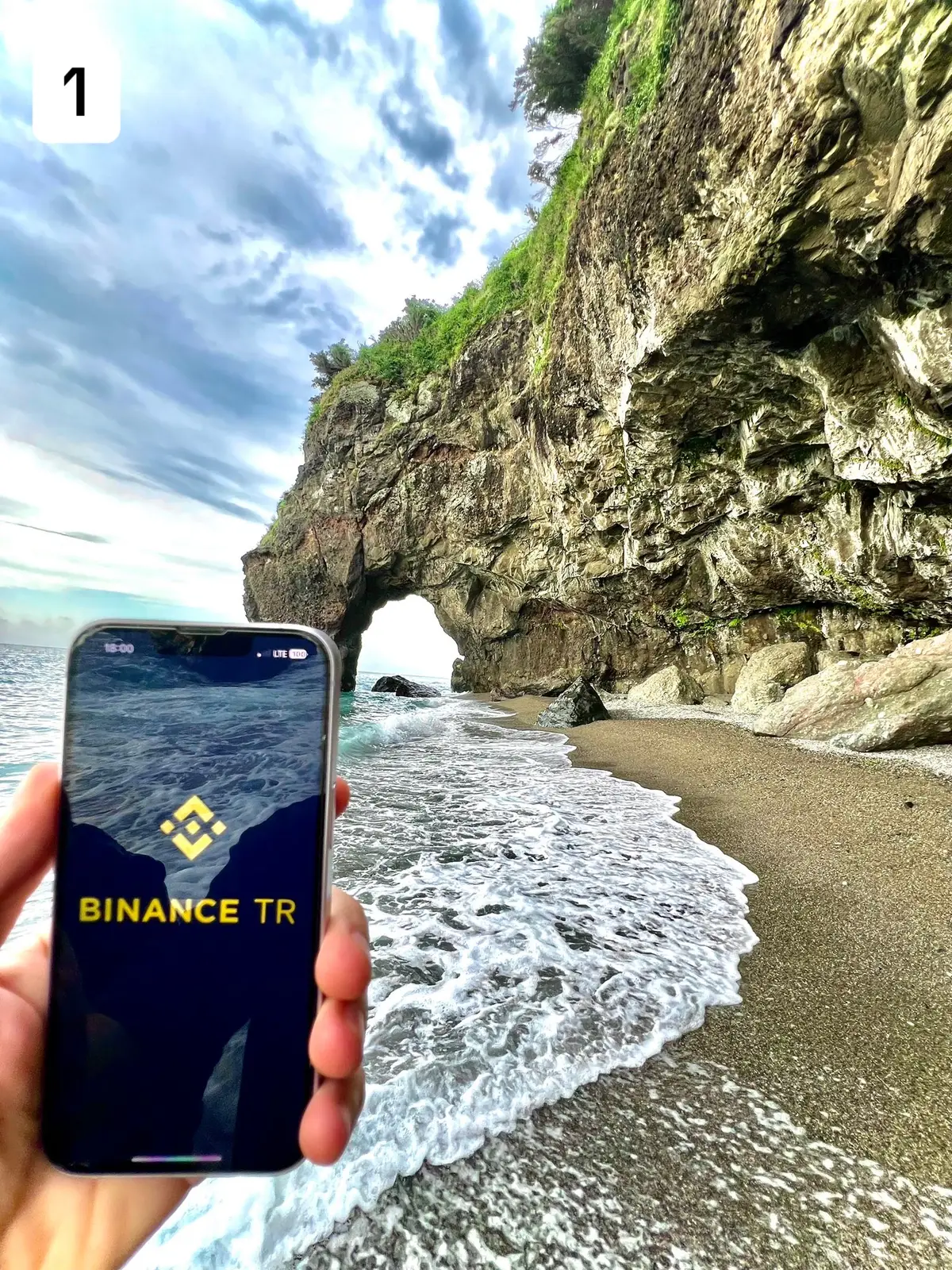 Which slide is your dream #trading location? #binance #crypto 