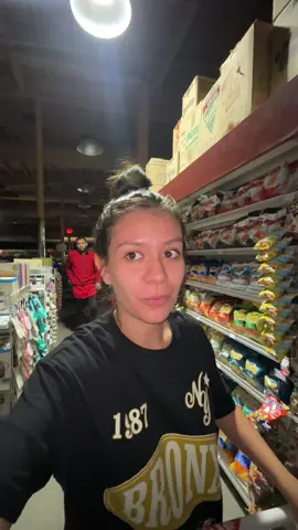 Why do these things happen to me lmaoo 😭 #MomsofTikTok #momtok #momlife #youngmom #relatable #justagirl #girlythings #fyp #trending #dayinmylife #spendthedaywithme #groceryshopping #shopwithme 