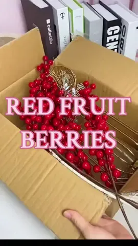 Berry fresh vibes for a cozy, elegant decor🍒🌲 #holidayvibes #fypシ #fy #christmasdecoratingideas#berries #goodfurtune #elegant #fresh #charm #naturedecor #affordable #veryelegant 