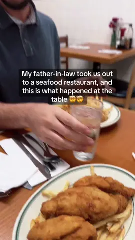 Seafood restaurant 🤯😬 #review #Foodie #foodtiktok #seafood #husbandsoftiktok #inlaws #couplegoals #husbandgoals #marriedlife #dinner #asmr #mukbang #viral #fyp 