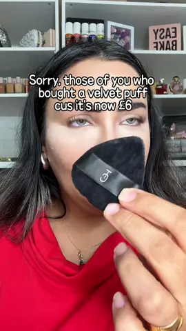 The cheapest powder ever ! #TikTokMadeMeBuyIt #makeup #powder #beauty #BeautyTok #settingpowder #trigwell #sale #paydaysale #summersale #mua #cheap #uk 