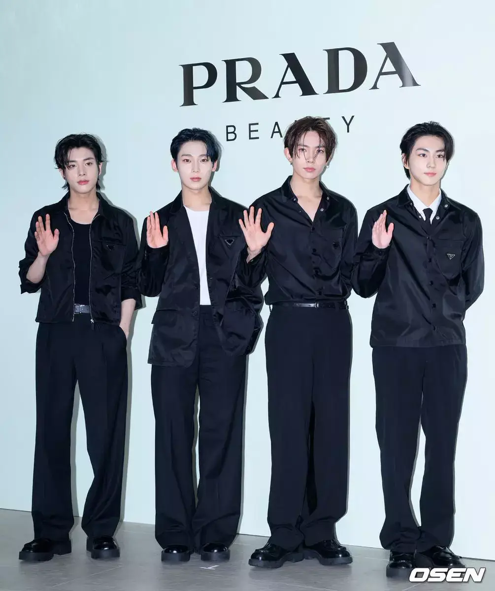 OMG.....HEEJAKESUNWON  pada jidatan woyyyy bangun engene... #enhypen #JUNGWON #HEESEUNG #JAKE #pradabeauty 