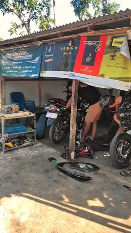 apapun keluhan pada motormu, serahkan saja pd mekanikmu😜🤙#tigerrevolutioncruiser #tigergank🤙 #bengkelherex #tigerpece #fyppppppppppppppppppppppp #masukberanda #xybca @alifia_garage 