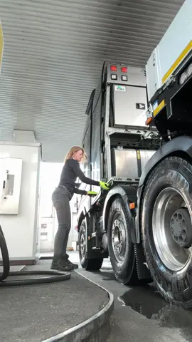 #VolvegTheGreat #EW #fuel #truck 