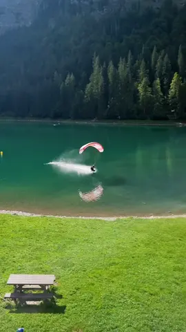 that landing though 🤩🪂 @Valentin Delluc #paragliding #speedriding #extremesports #Outdoors #nature #redbull #givesyouwiiings 