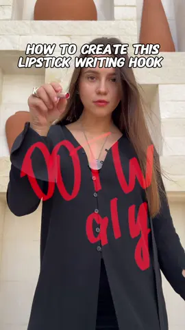 Tutorial how to create lipstick writing hook 💄 #tiktoktutorial #edit #capcutedit #capcuttutorial #ootw #OOTD #fashiontiktok 
