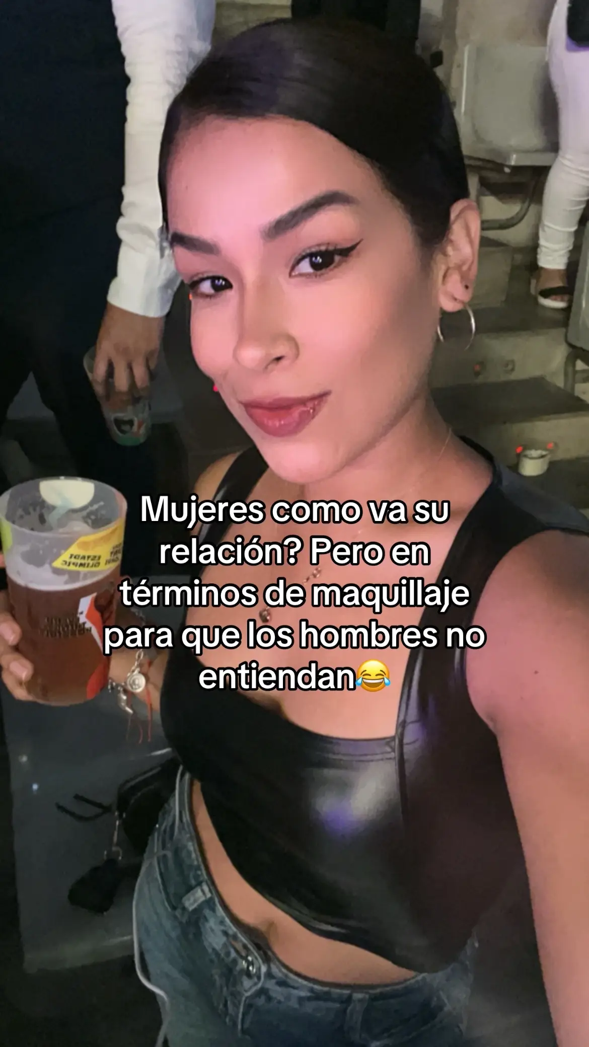 Ig:pierinaencinas✨ #viraltiktok #labotella #mujeres #paratii #viralvideo #fypシ゚viral #frases #humor #contenido #xyzbca #phot #maquillage