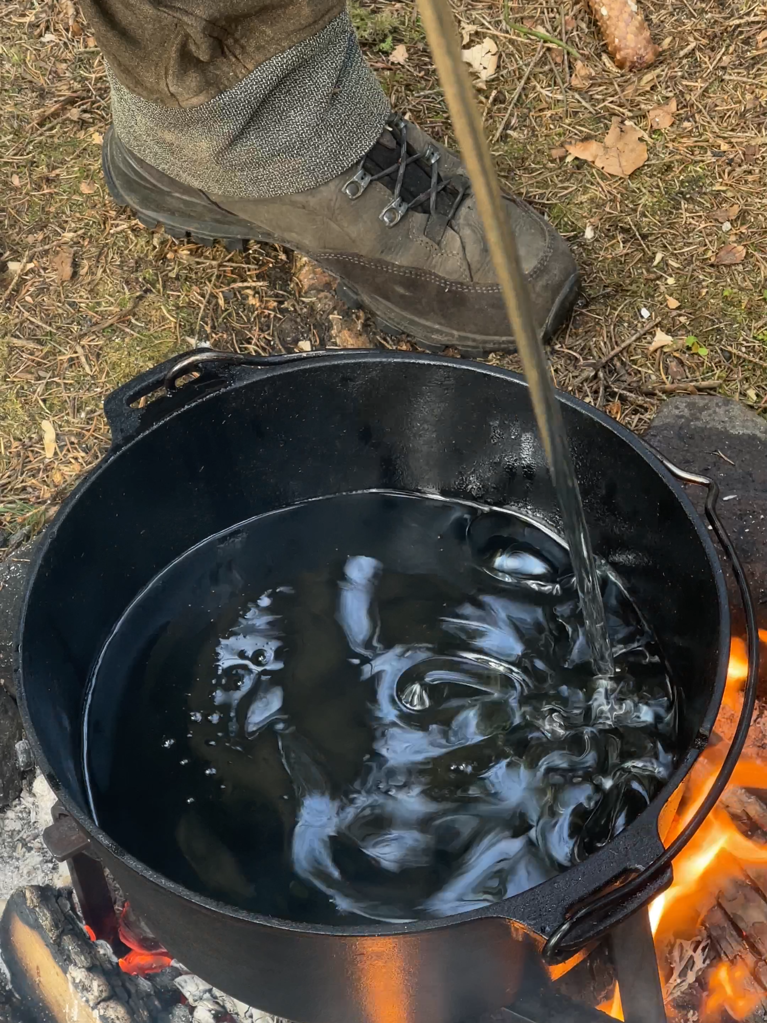 Take your guess: what am I pouring in there?🤭 #asmr #firekitchen #oil #outdoorcooking